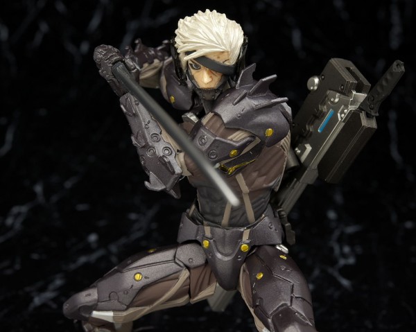 Revoltech-Metal-Gear-Raiden-10