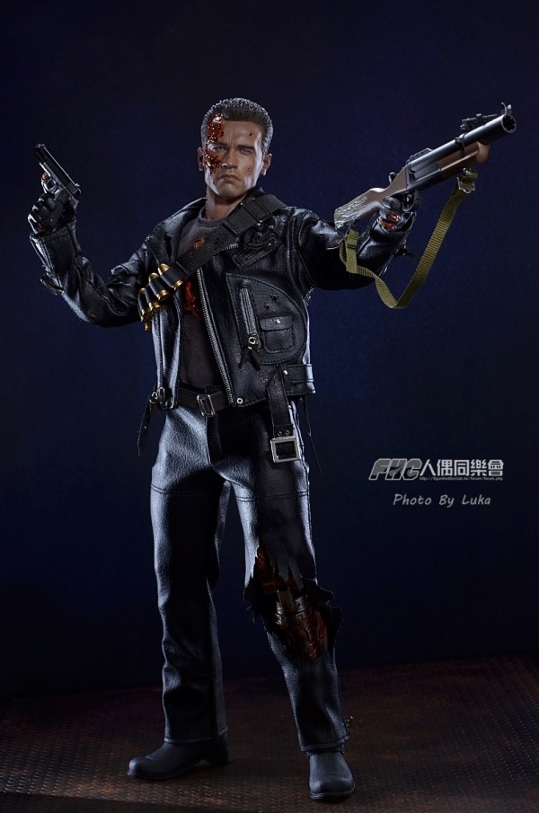 hottoys-dx13-t800b-023