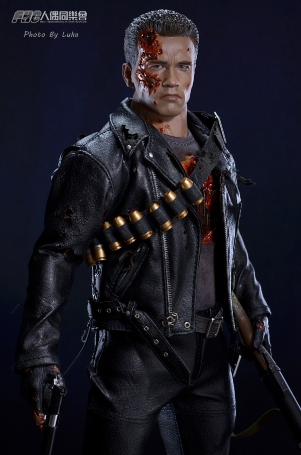 hottoys-dx13-t800b-027
