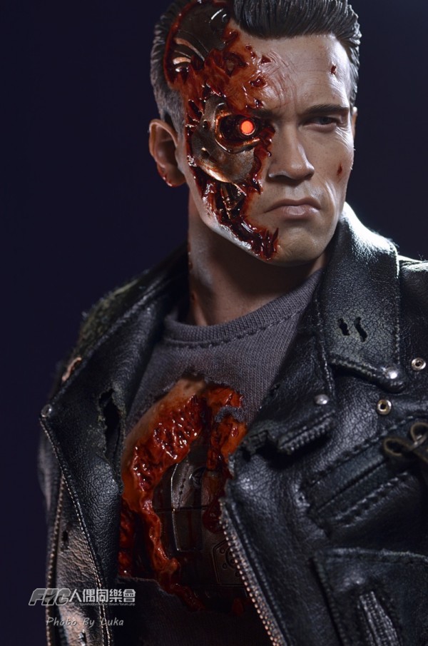 hottoys-dx13-t800b-054