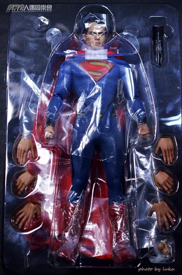hottoys-superman-luka-002