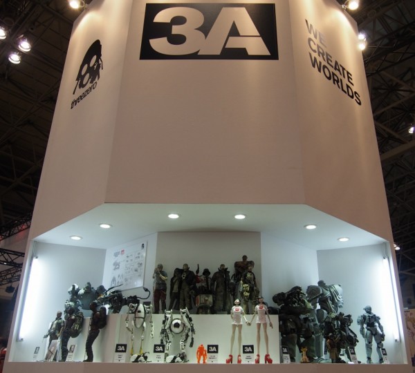 2013年日本WF展，threeZero和threeA共用一个展台