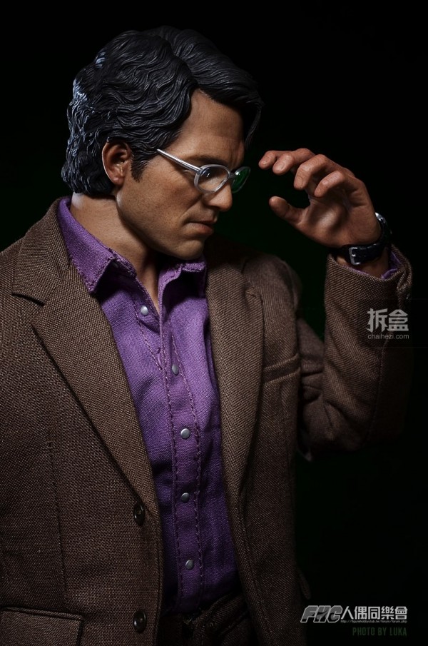 hottoys-bruce-banner-review-luka-009
