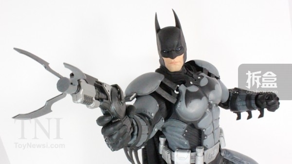 neca-18inch-batman-review-010