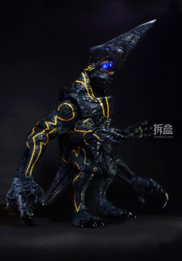 NECA-PacificRim-Knifehead-001