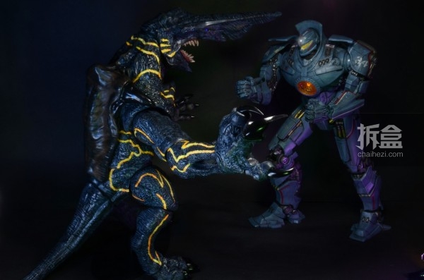 NECA-PacificRim-Knifehead-004