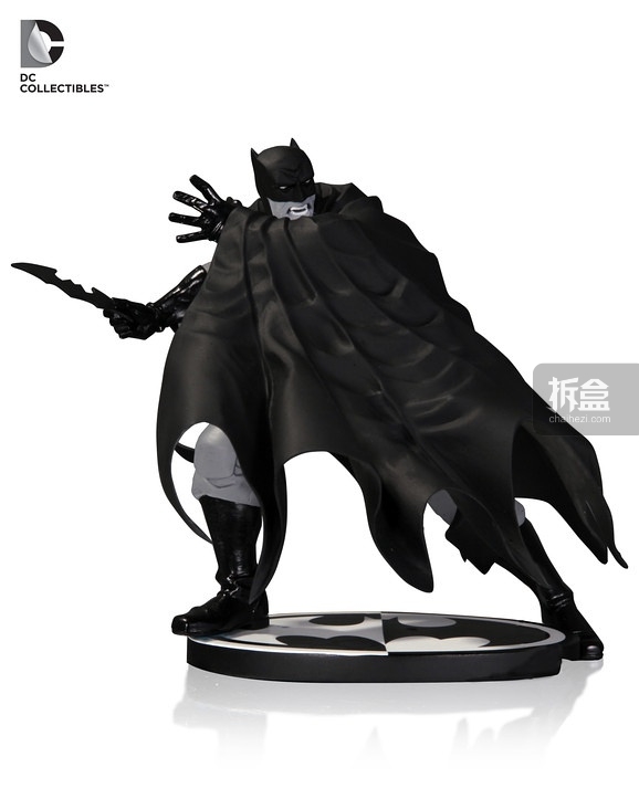Batman Black and White statues, art from Dave Johnson 