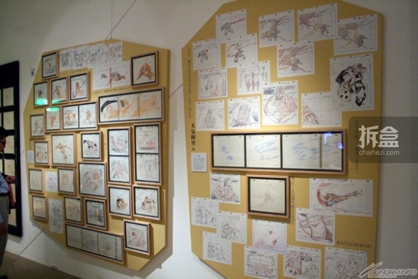 展示570件安彦良和的铅笔原画作品