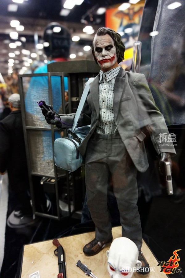 hottoys-2014sdcc-booth-010