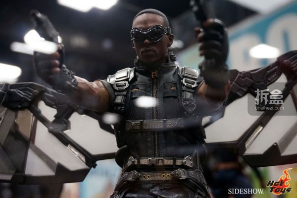 hottoys-2014sdcc-booth-020