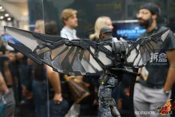 hottoys-2014sdcc-booth-022