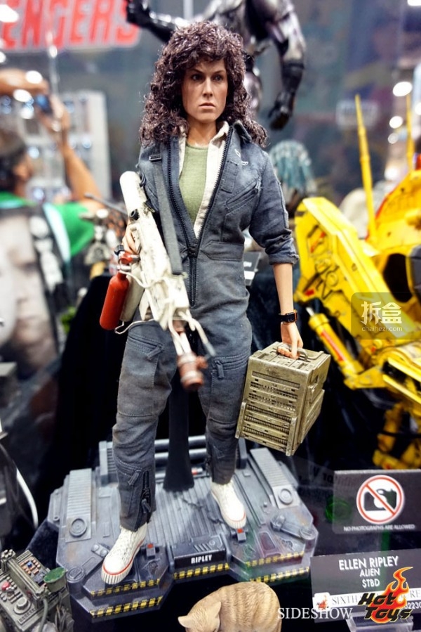 hottoys-2014sdcc-booth-027