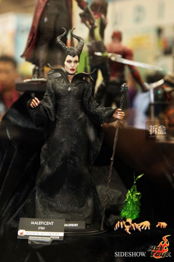 hottoys-2014sdcc-booth-035