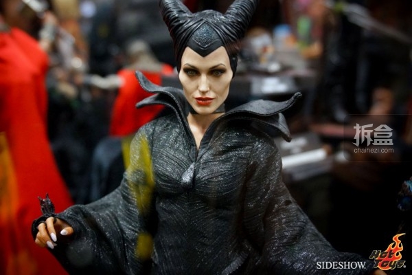 hottoys-2014sdcc-booth-039