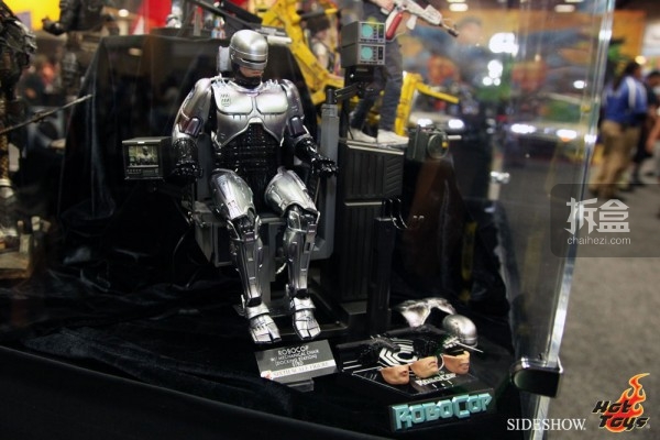 hottoys-2014sdcc-booth-042