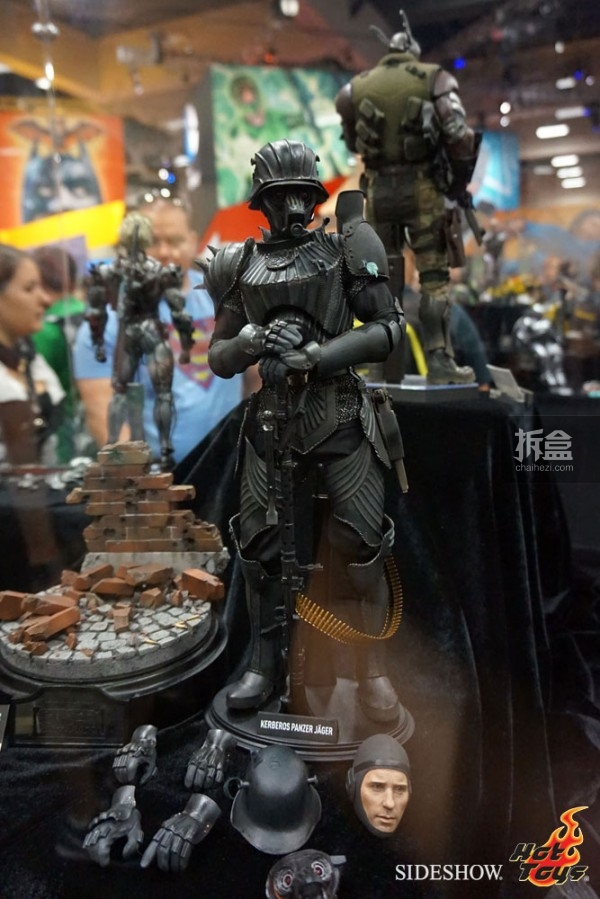 hottoys-2014sdcc-booth-043