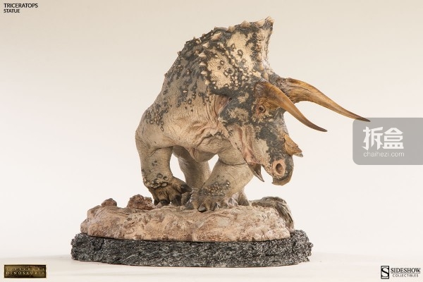 sideshow-dinosauria-triceratops-008