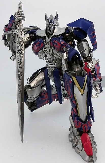 takaratomy-TFM4-optimus-005