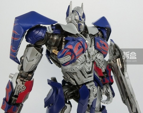 takaratomy-TFM4-optimus-007