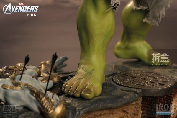 IronStudios-averagers-statue-hulk-001