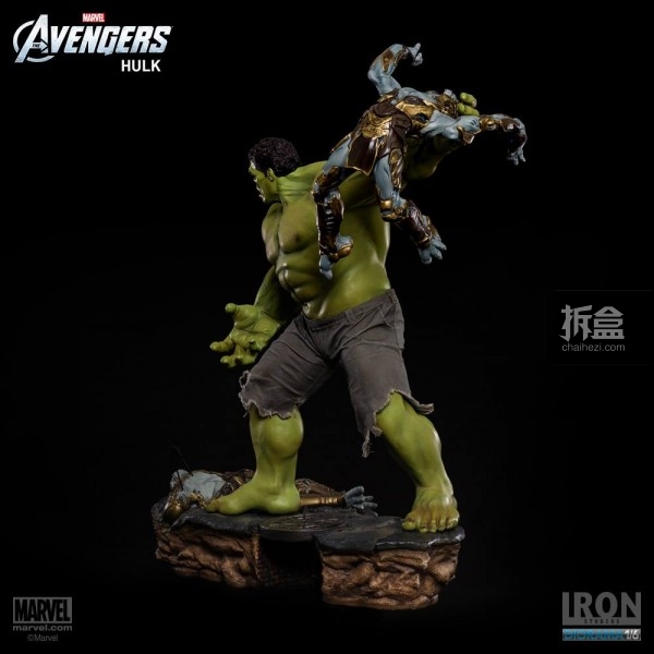 IronStudios-averagers-statue-hulk-011