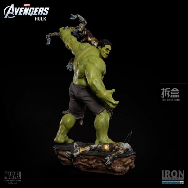 IronStudios-averagers-statue-hulk-019