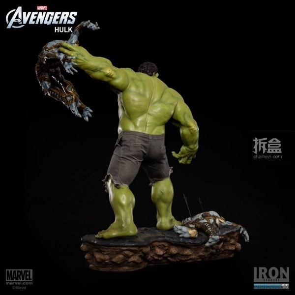 IronStudios-averagers-statue-hulk-022
