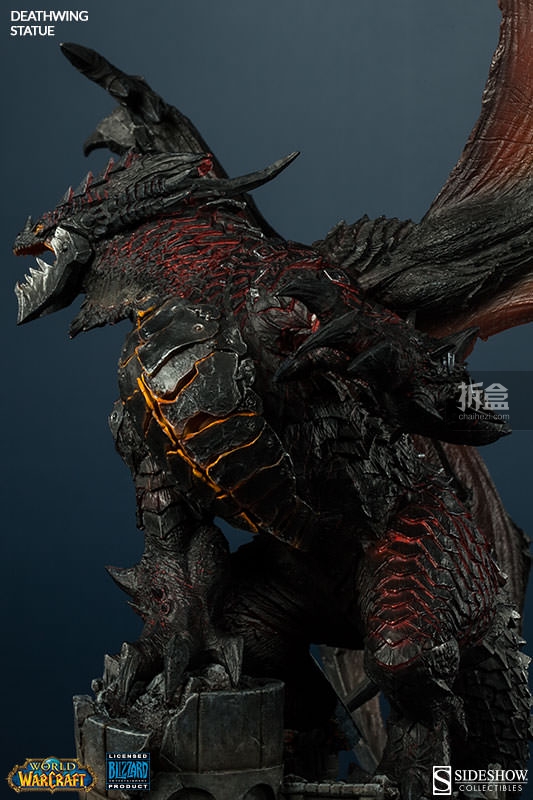 sideshow-10anni-Deathwing-Statue (1)