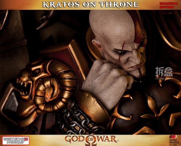 gamingheads-Kratos on Throne-statue (16)