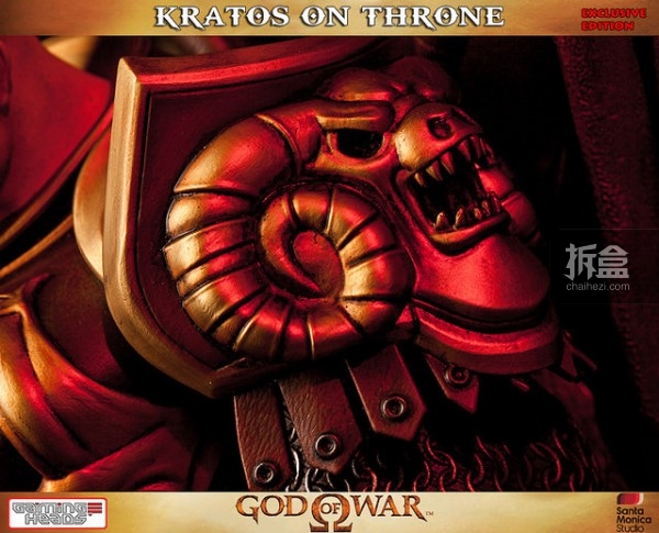 gamingheads-Kratos on Throne-statue (17)