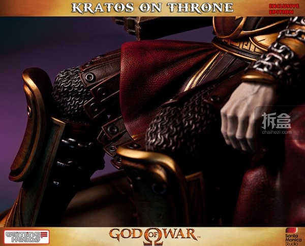 gamingheads-Kratos on Throne-statue (22)