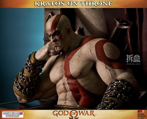 gamingheads-Kratos on Throne-statue (7)