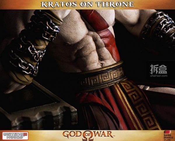 gamingheads-Kratos on Throne-statue (8)