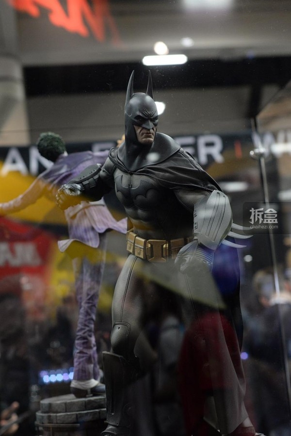 《蝙蝠侠：阿卡姆疯人院》蝙蝠侠PF雕像