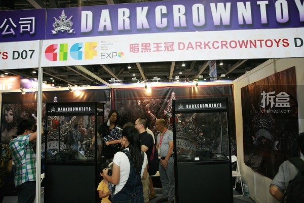 2015-cicf-darkcrown-toys-012