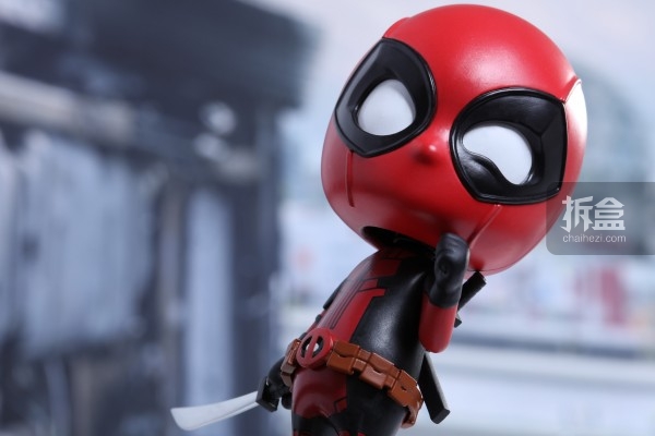 hottoys-cosbaby-deadpool-preview-004