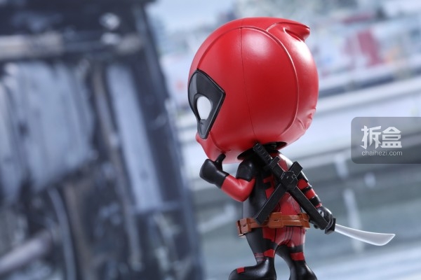 hottoys-cosbaby-deadpool-preview-005