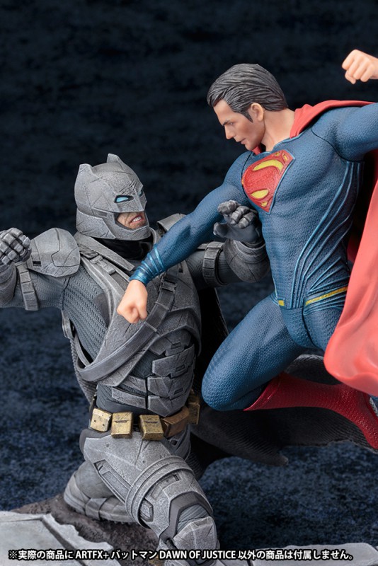 寿屋《蝙蝠侠大战超人》蝙蝠侠、超人ARTFX+系列雕像