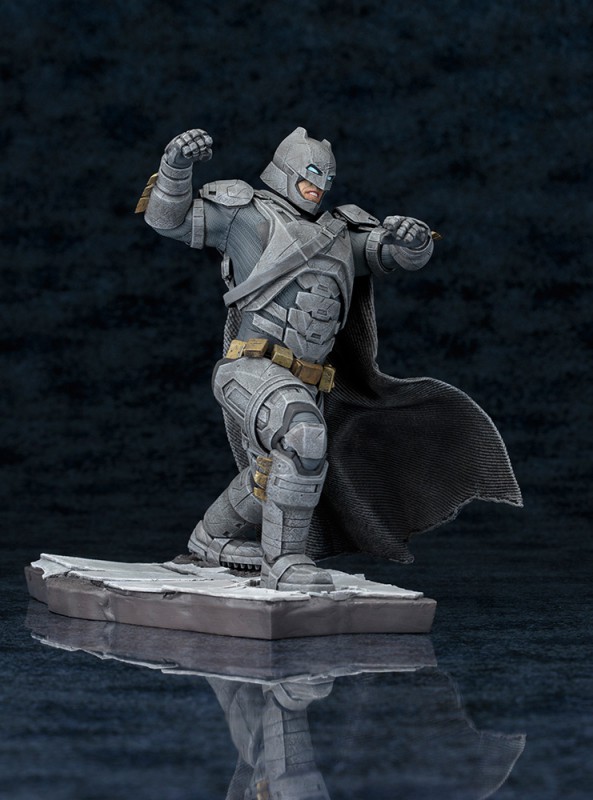 寿屋《蝙蝠侠大战超人》蝙蝠侠ARTFX+系列雕像