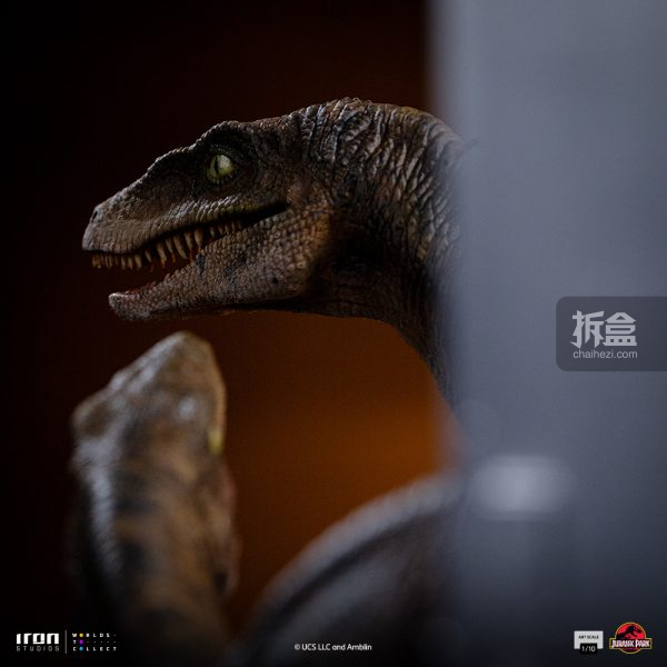 IRON STUDIOS侏罗纪公园厨房门口的两只迅猛龙1/10雕像 - 拆盒-百货之家